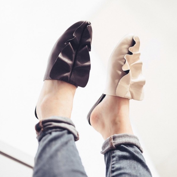 MERCEDES CASTILLO Shoes - [Mercedes Castillo] Ginevra ruffled two-tone slide